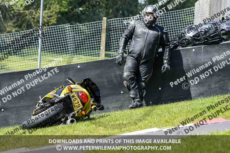 cadwell no limits trackday;cadwell park;cadwell park photographs;cadwell trackday photographs;enduro digital images;event digital images;eventdigitalimages;no limits trackdays;peter wileman photography;racing digital images;trackday digital images;trackday photos